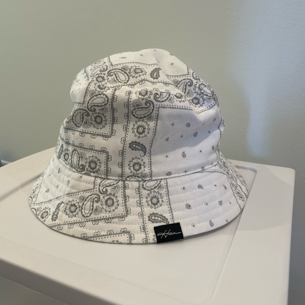 Hollister Kids Paisley Bucket Hat - White and Gray